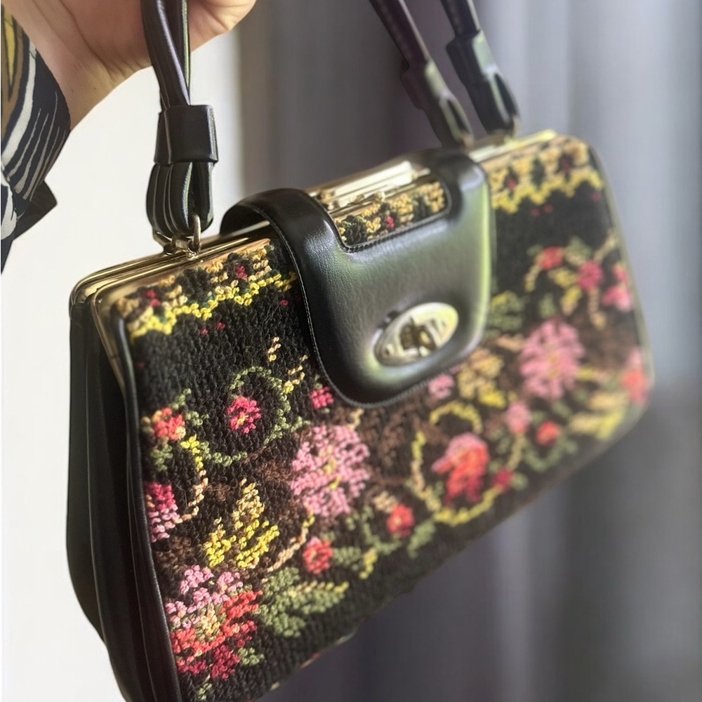 Vintage 1960s Tapestry Carpetbag Handbag – Floral Print – Classic 60s Fashion – - Picture 5 of 8